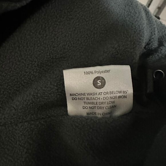 Black and Gray Reflective Embroidered Heavy Ski Puffer Jacket with Fleece Lining - Picture 6 of 6